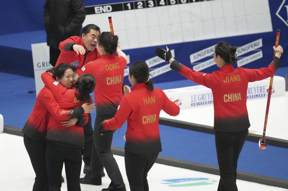 记者：拜仁、曼联有意巴莱巴，球员更希望留英超加盟红魔