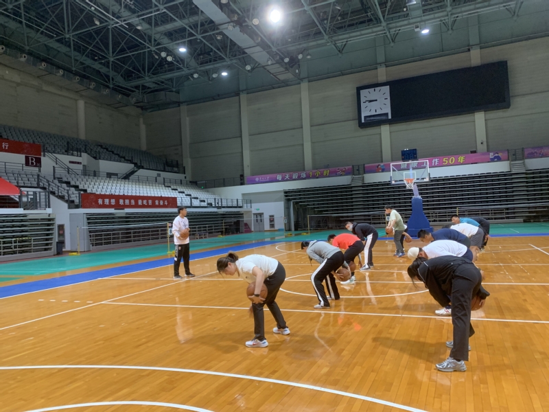 瓜达拉哈拉抽中巴萨后狂欢如夺冠